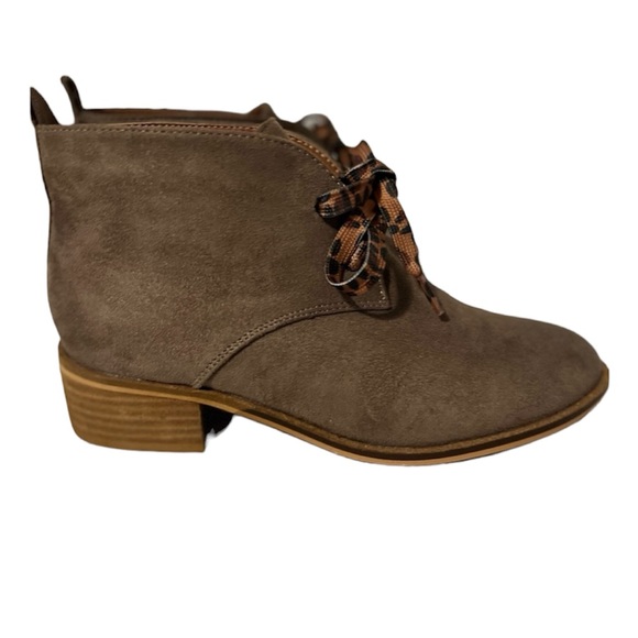 Corkys Hey Girl Totes Leopard Laces Booties Boots Size 8 Like New - Picture 12 of 15